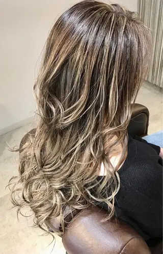 ロング 🌈NESTA minami🌈のヘアスタイル