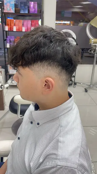 ショート Yugaメンズパーマ /フェードカットのヘアスタイル