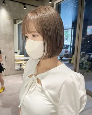ショート カラー iLi 《イリ》のヘアスタイル