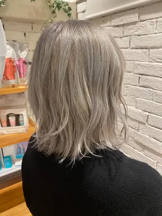 ミディアム カラー 前田 輝のヘアスタイル