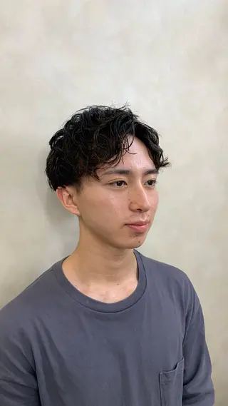 ショート パーマ メンズ チバ ヒロトのヘアスタイル