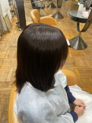セミロング 韓国風レイヤーカラー ライムのヘアスタイル