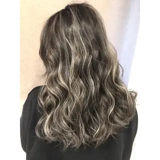 セミロング カラー 井上 一平のヘアスタイル