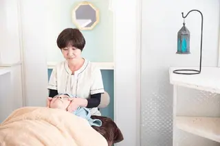 小顔矯正夙川 カレーズのエステ・リラクイメージ
