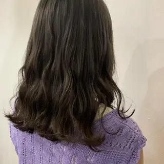 セミロング カラー 舘谷 愛莉のヘアスタイル