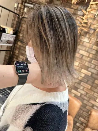 ミディアム 🔷ブリーチバレイヤ ージュ🔷飯野達也のヘアスタイル