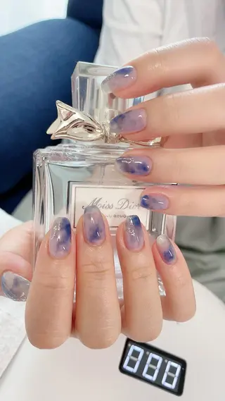 ミディアム カラー ネイル Petite Cannelleのネイルデザイン