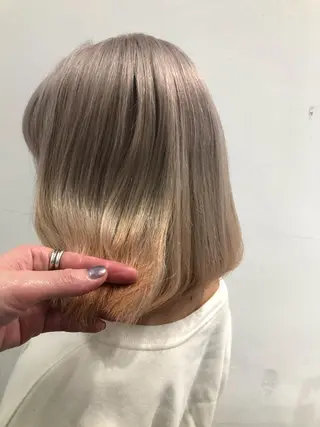 ミディアム サイレント美容師 アイリィのヘアスタイル