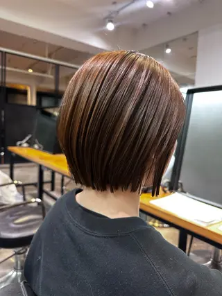 ショート レイヤーカット/ MELIKAのヘアスタイル