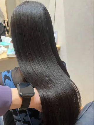 ロング newi大分/ 磯部栞里／艶感カラーのヘアスタイル
