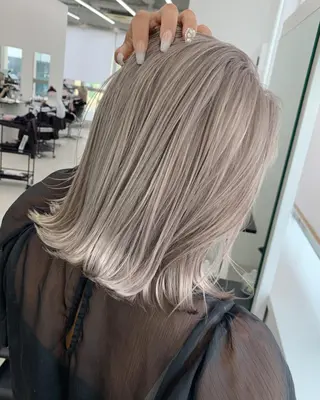 カラー BLEACHi /noeのヘアスタイル