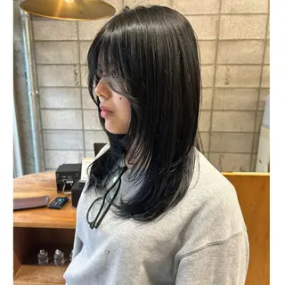 セミロング カラー カエデ🐬 カットカラーモデルのヘアスタイル