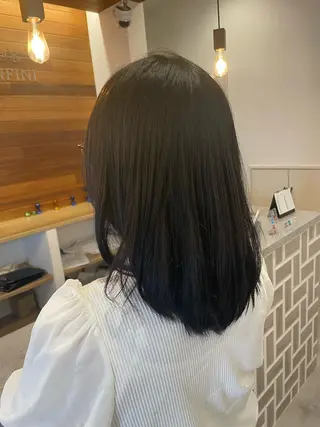 セミロング カラー パーマ やまこし 美裕樹のヘアスタイル