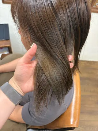 ミディアム カラー 元山 透明感艶カラー 🌻レイヤーカットのヘアスタイル