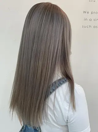 ロング カラー Avery SHINのヘアスタイル