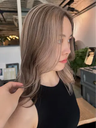 ミディアム 木村 陽菜のヘアスタイル