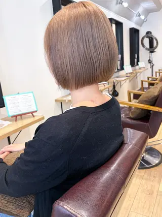ショート カラー 地毛風ストレート ミニボブ🌷江梨🍎のヘアスタイル