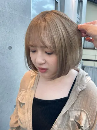 セミロング カラー インナーカラー 推し ブリーチ  髪質改善のヘアスタイル