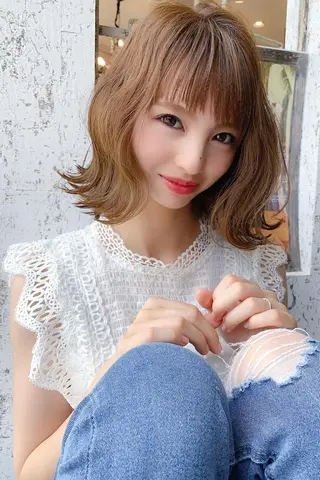 ミディアム カラー PLATANUS AOIのヘアスタイル