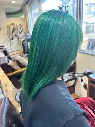 ミディアム カラー S. Okuboのヘアスタイル