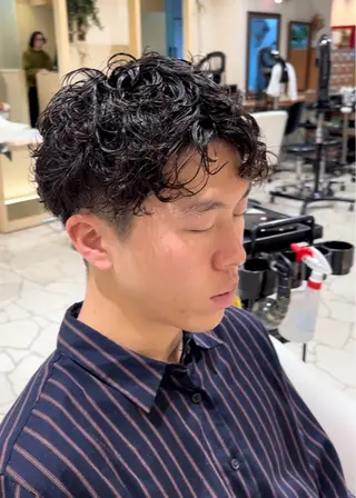 ショート パーマ メンズ 山口 陸のヘアスタイル