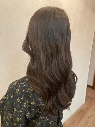 カラー 家下 愛梨のヘアスタイル