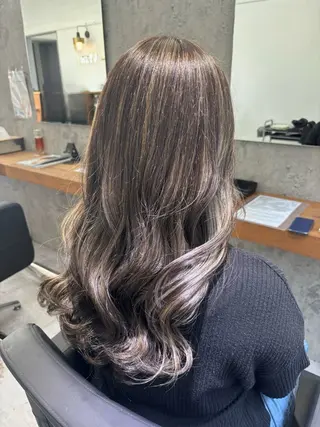 ロング カラー yuzuki 【北谷】のヘアスタイル