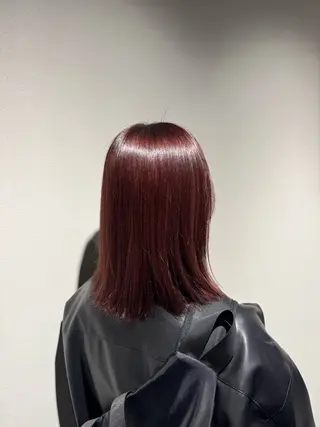 ミディアム NAVY 橋本心 縮毛矯正のヘアスタイル