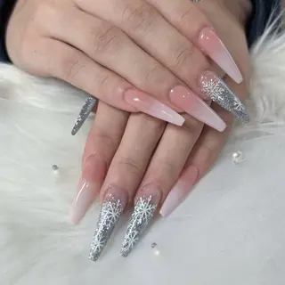 ロング REVE南口 🌺yuina🌺のネイルデザイン