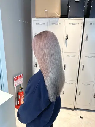 セミロング カラー 🪄池袋ハイトーン 🪄ブリーチカラーのヘアスタイル