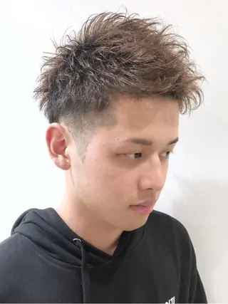 ショート カラー メンズ メンズヘア特化 崎田 成人のヘアスタイル