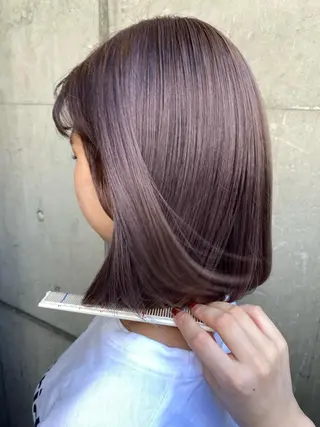 セミロング 透け感ベージュ ／ミハルのヘアスタイル