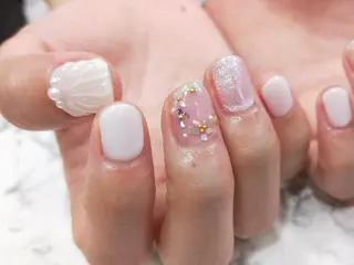 ネイル はばすみれ🎀ﾈｲﾙ 光ﾌｪｲｼｬﾙ ﾍｱのネイルデザイン