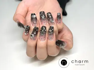 ネイル ネイルルーム チャームのネイルデザイン