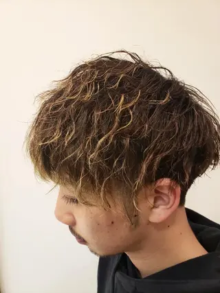 メンズ ショート パーマ 特殊パーマ 片山恭兵のヘアスタイル
