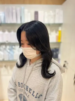 セミロング あらいしほ /ダブルカラーのヘアスタイル