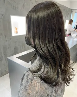 セミロング カラー サソウ ユリエ🥥のヘアスタイル