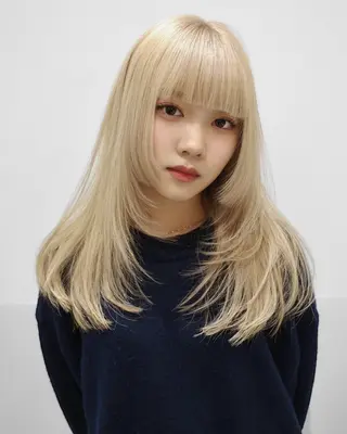 ミディアム カラー ブリーチ😼 ボブ✍️レイヤーのヘアスタイル