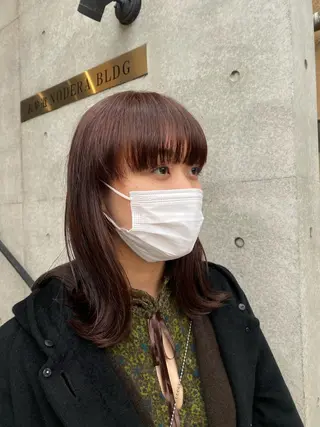 セミロング ブリーチカラー/ブロ ンドレイヤーカットのヘアスタイル