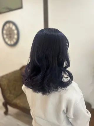 ミディアム カラー 赤星 さえのヘアスタイル