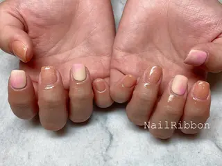 ネイル ネイルリボン 受付スタッフのネイルデザイン