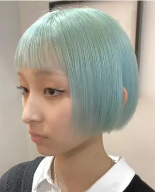 ショート カラー 艶ハイトーンブリーチ 🌈小林侑雅のヘアスタイル