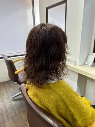 ミディアム パーマ ブリーチカラー特化 U-topia小島のヘアスタイル