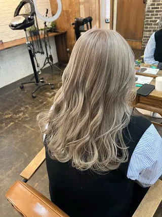 セミロング 大泉 美久のヘアスタイル