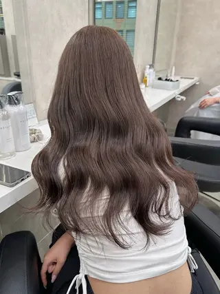 カラー ブリーチ縮毛矯正加藤 赤み無し透明感ヘアのヘアスタイル