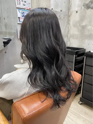 ロング カラー 東 史夏のヘアスタイル