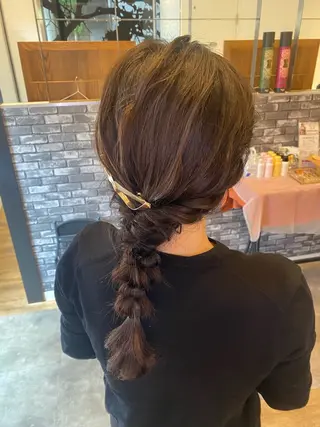 セミロング ヘアアレンジ 新谷 桃子のヘアスタイル