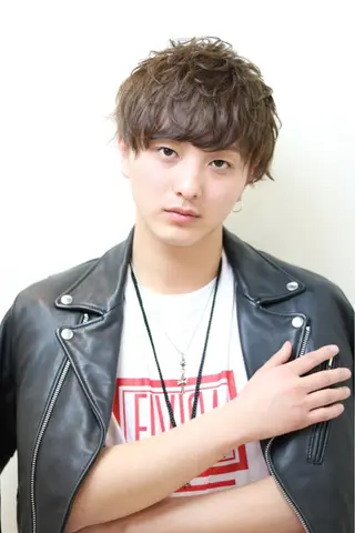 ショート カラー パーマ メンズ 及川 翔のヘアスタイル