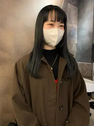ロング カラー SAKINO． ベージュカラーのヘアスタイル