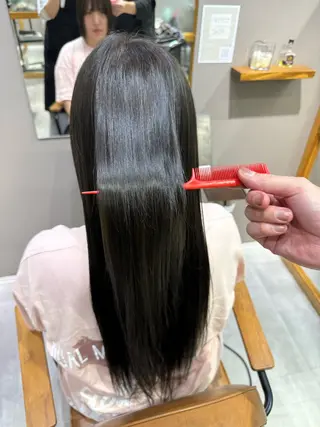 ロング カラー チョウ シモのヘアスタイル